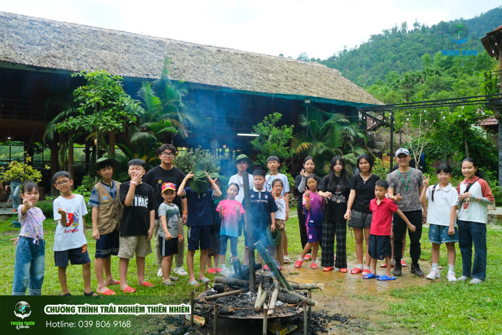 Chương trình trại hè 4N3Đ giúp trẻ làm quen với tự lập và kỹ năng sống cơ bản.